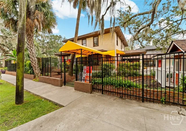 Photo 4 of Single family home for sale at 1106 E 48Th St, Savannah, GA 31404 | MLS# SA342679 | Listing updated on 2026-08-17