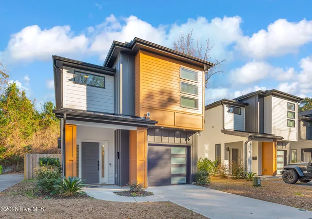 Photo 2 of Single family home for sale at 17 S 29th Street, Wilmington, NC 28403 | MLS# 100585920 | Listing updated on 2026-07-02