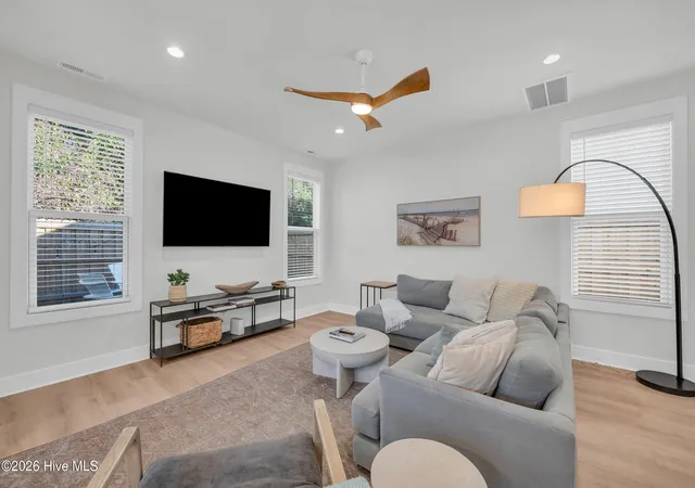 Photo 4 of Single family home for sale at 17 S 29th Street, Wilmington, NC 28403 | MLS# 100585920 | Listing updated on 2026-07-02