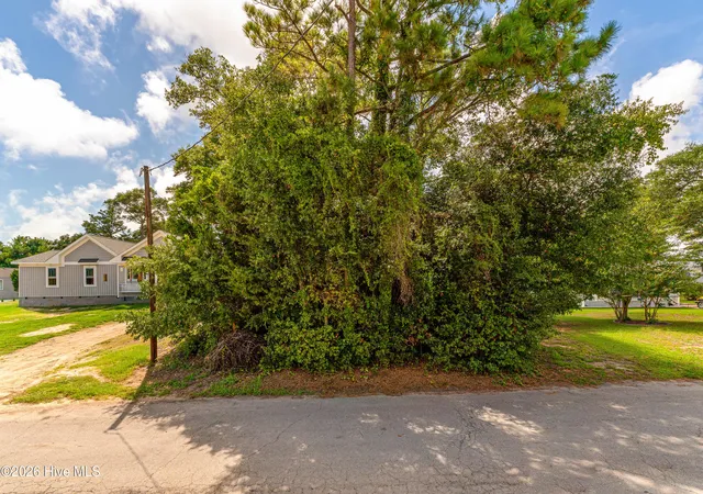 Photo 4 of Land for sale at 311 Lamroc Dr, Emerald Isle, NC 28594 | MLS# 100595334 | Listing updated on 2026-08-11