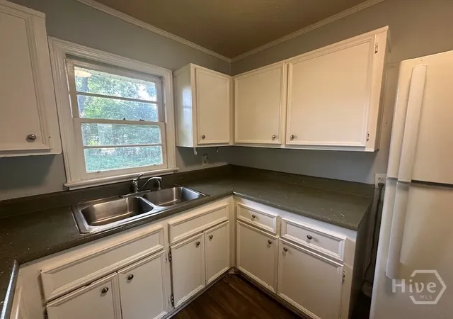 Photo 4 of Single family home for sale at 2374 Pinetree Rd, Savannah, GA 31404 | MLS# SA361376 | Listing updated on 2026-09-01