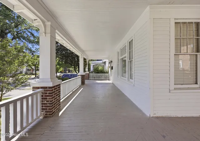 Photo 2 of Single family home for sale at 1014 W Main St, Elizabeth City, NC 27909 | MLS# 100580987 | Listing updated on 2026-07-20