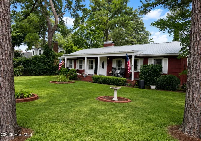 Photo 2 of Single family home for sale at 1902 Trent Blvd, New Bern, NC 28560 | MLS# 100586763 | Listing updated on 2026-08-04