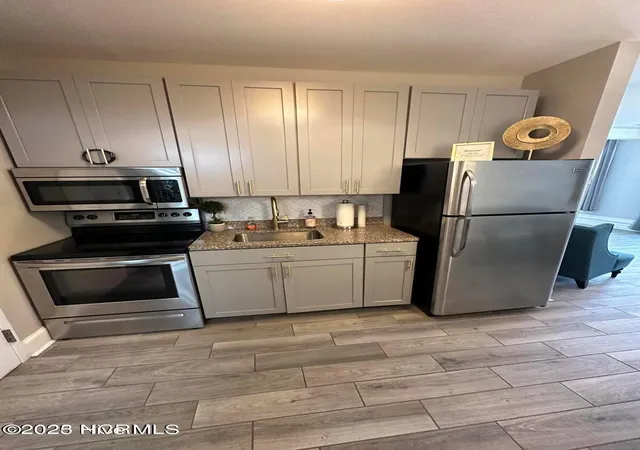 Photo 3 of Condo for sale at 21 N Front St #2A1, Wilmington, NC 28401 | MLS# 100565350 | Listing updated on 2026-08-31