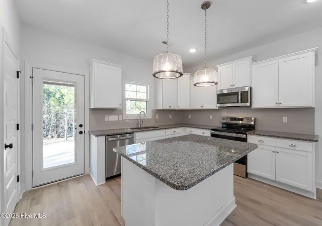 Photo 5 of Single family home for sale at 1021 Ivory Ln, West End, NC 27376 | MLS# 100530921 | Listing updated on 2026-08-24