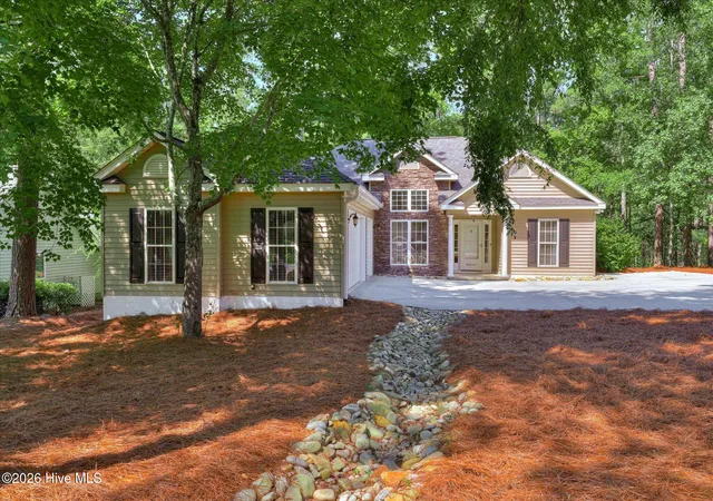 Photo 2 of Single family home for sale at 264 Fairway Dr, Mc Cormick, SC 29835 | MLS# 100589626 | Listing updated on 2026-07-17