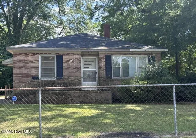 1st image of 609 E Vernon Ave, Kinston, NC 28501 | MLS# 100585078