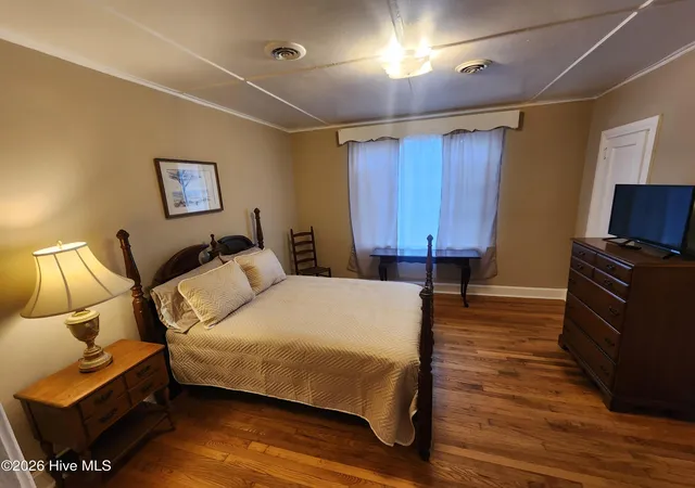 2nd image of 112 E Calhoun St, Whiteville, NC 28472