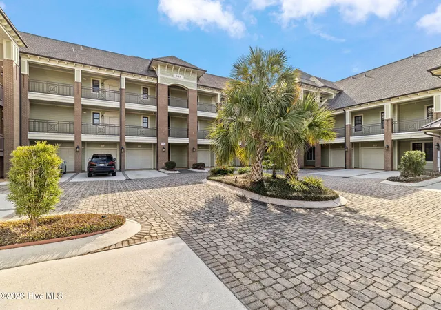 Homes for sale in Wilmington, NC | 648 Vlg Park Dr, Wilmington, NC 28405