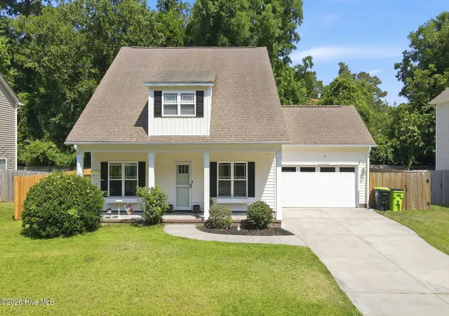 Photo 1 of Single family home for sale at 402 Satterfield Dr, New Bern, NC 28560 | MLS# 100581941 | Listing updated on 2026-06-20