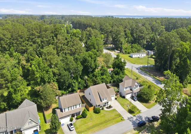 Photo 42 of Single family home for sale at 402 Satterfield Dr, New Bern, NC 28560 | MLS# 100581941 | Listing updated on 2026-06-20