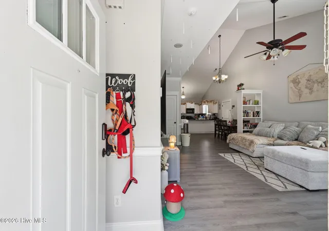 Photo 3 of Single family home for sale at 402 Satterfield Dr, New Bern, NC 28560 | MLS# 100581941 | Listing updated on 2026-06-20