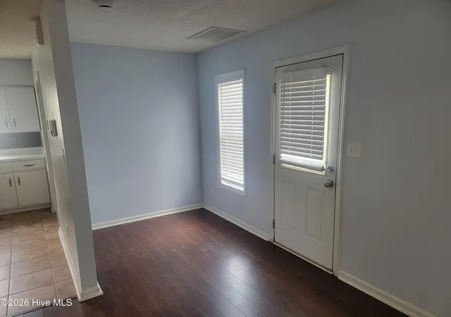 Photo 5 of Single family home for sale at 224 Hemlock Dr, Jacksonville, NC 28546 | MLS# 100593769 | Listing updated on 2026-08-28