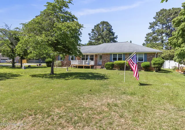 Photo 2 of Single family home for sale at 312 Rockledge Rd, New Bern, NC 28562 | MLS# 100575361 | Listing updated on 2026-08-04