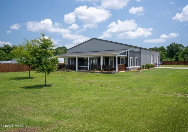 Photo 2 of Single family home for sale at 618 Highway 17 N, Holly Ridge, NC 28445 | MLS# 100592677 | Listing updated on 2026-08-11