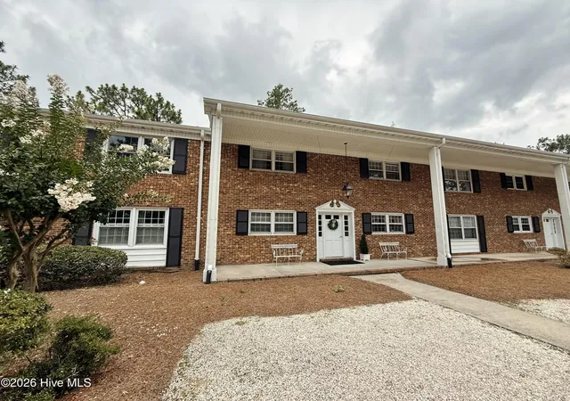 Listing Photo 2 - Condo for sale in building located at 333 Driftwood Cir, Southern Pines, NC 28387 - Unit #C