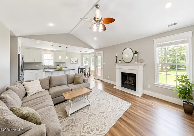 Photo 2 of Single family home for sale at 1129 Coral Reef Dr, New Bern, NC 28560 | MLS# 100585970 | Listing updated on 2026-09-14