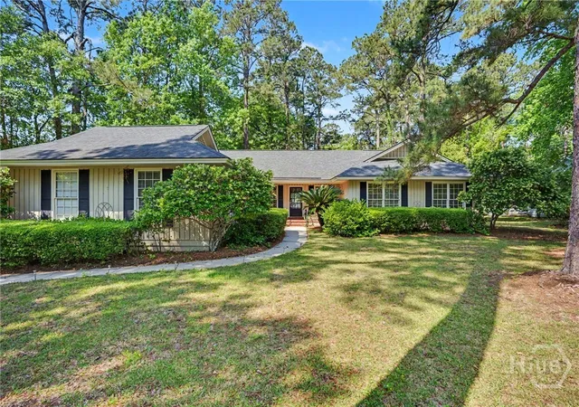 Photo 1 of Single family home for sale at 1 Treutlen Ln, Savannah, GA 31411 | MLS# SA354368 | Listing updated on 2026-08-18