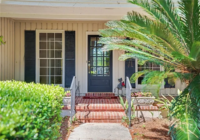 Photo 2 of Single family home for sale at 1 Treutlen Ln, Savannah, GA 31411 | MLS# SA354368 | Listing updated on 2026-08-18