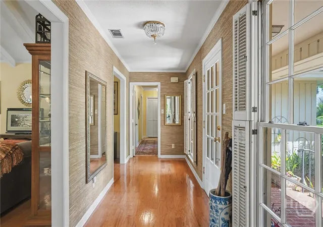 Photo 3 of Single family home for sale at 1 Treutlen Ln, Savannah, GA 31411 | MLS# SA354368 | Listing updated on 2026-08-18