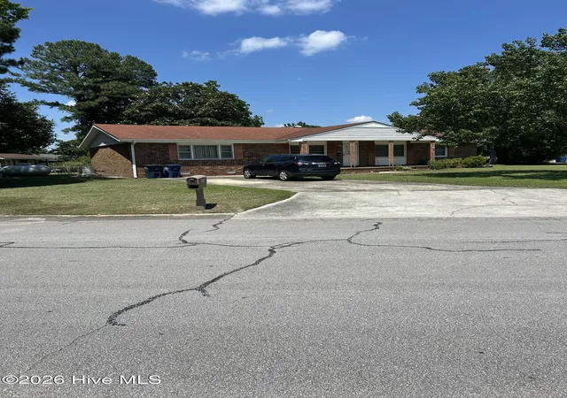 Photo 1 of Single family home for sale at 700 Oakwood Ave, Jacksonville, NC 28546 | MLS# 100581630 | Listing updated on 2026-09-10