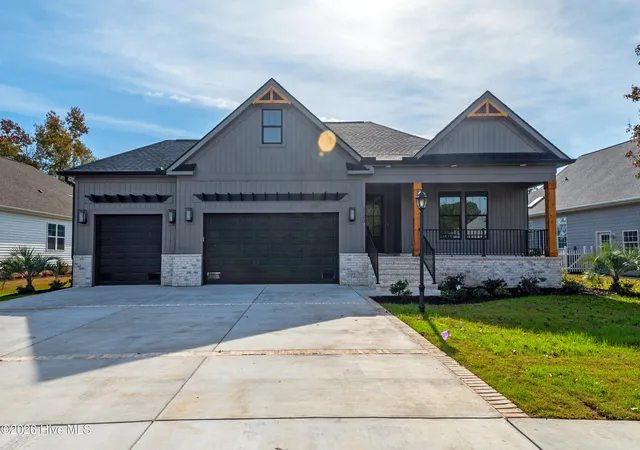 Photo 1 of Single family home for sale at 602 Lathrop Ct Nw, Calabash, NC 28467 | MLS# 100586583 | Listing updated on 2026-07-21