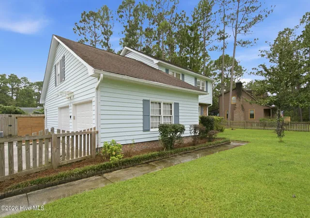 Photo 3 of Single family home for sale at 10017 N Olde Towne Wynd Se, Belville, NC 28451 | MLS# 100600148 | Listing updated on 2026-09-10