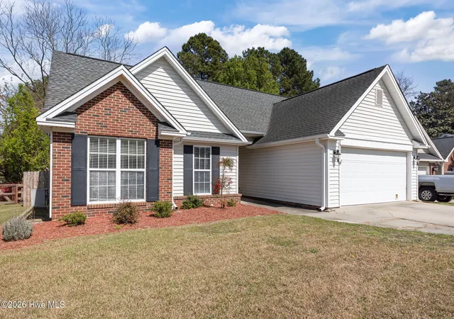 Homes for sale in Aberdeen, NC | 110 Kensington Wy, Aberdeen, NC 28315 | MLS# 100563386