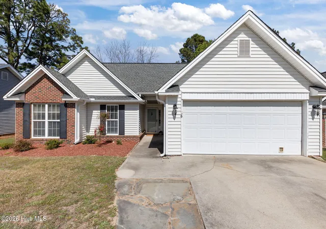 Homes for sale in Aberdeen, NC | 110 Kensington Wy, Aberdeen, NC 28315 | MLS# 100563386