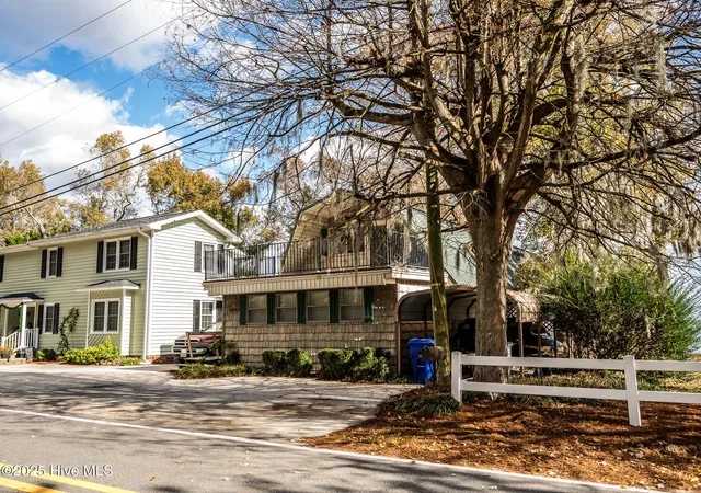 3rd image of 3002 Canal Cvs Rd, Lake Waccamaw, NC 28450 | MLS# 100560195