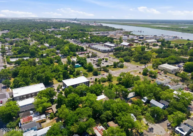 Photo 4 of Single family home for sale at 708 S 4th Street, Wilmington, NC 28401 | MLS# 100573308 | Listing updated on 2026-09-09