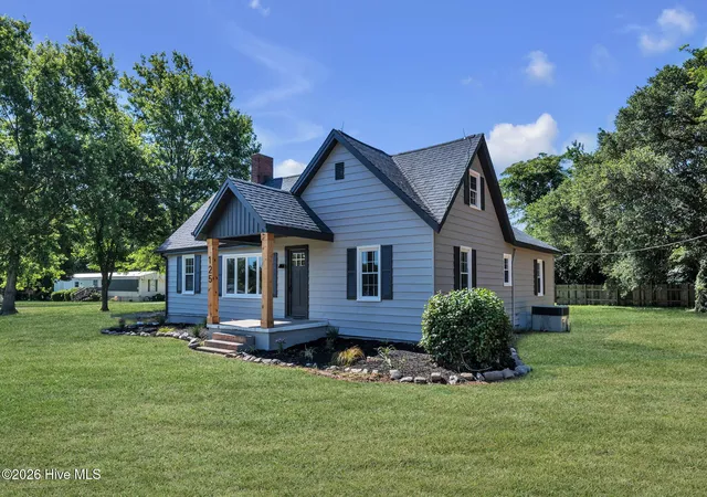 Photo 3 of Single family home for sale at 125 Robert Walker Rd, Moyock, NC 27958 | MLS# 100599797 | Listing updated on 2026-09-30