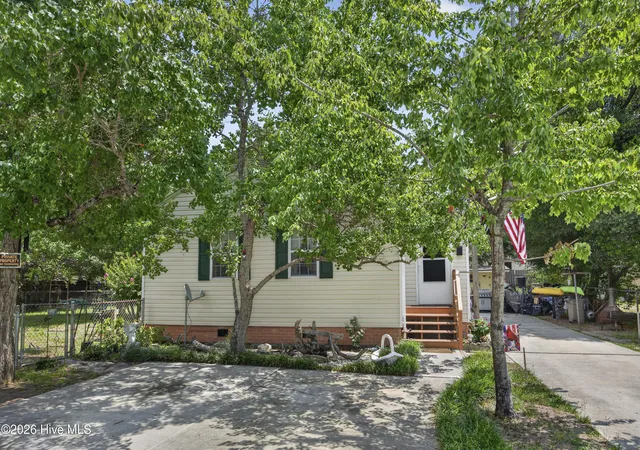 Homes for sale in Wilmington, NC | 2821 Penn St, Wilmington, NC 28412 | MLS# 100587875