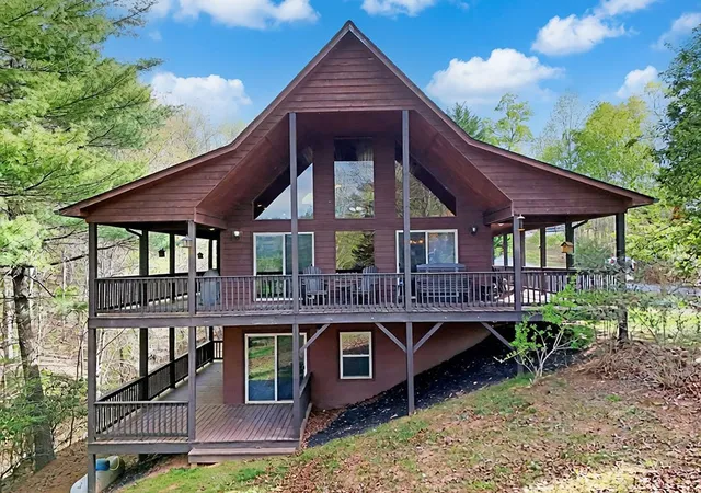 Photo 2 of Single family home for sale at 160 Serenity Pointe Dr, Murphy, NC 28906 | MLS# 98544347 | Listing updated on 2026-08-29