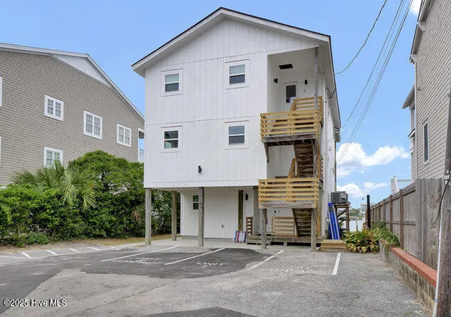 Listing Photo 3 - Condo for sale in building located at 9 W Atlanta St, Wrightsville Beach, NC 28480 - Unit #3