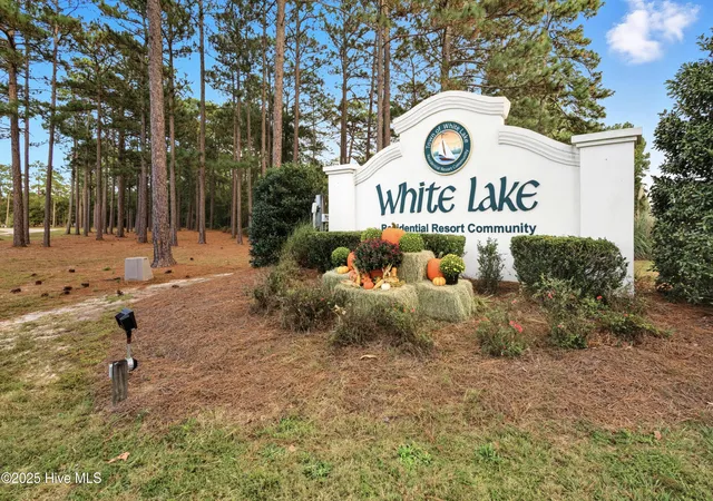 Photo 23 of Manufactured home for sale at 1025 White Lake Dr, Elizabethtown, NC 28337 | MLS# 100593894 | Listing updated on 2026-08-07