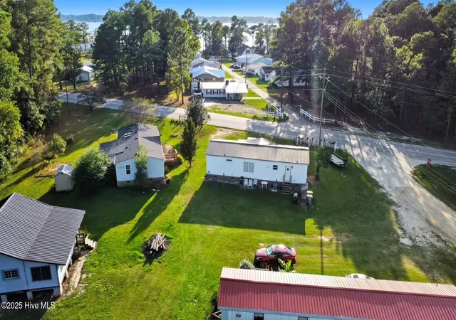 Photo 4 of Manufactured home for sale at 1025 White Lake Dr, Elizabethtown, NC 28337 | MLS# 100593894 | Listing updated on 2026-08-07