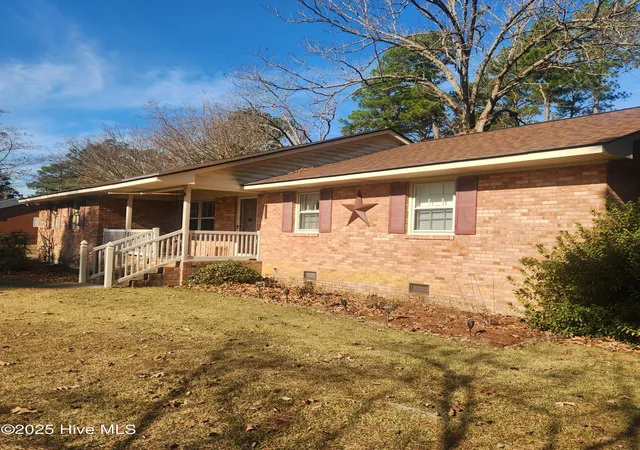 Homes for sale in Grifton, NC | 727 Fairlane Dr, Grifton, NC 28530 | MLS# 100543584