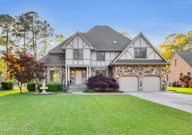 Photo 1 of Single family home for sale at 7000 Clb House Dr, New Bern, NC 28562 | MLS# 100566373 | Listing updated on 2026-08-03