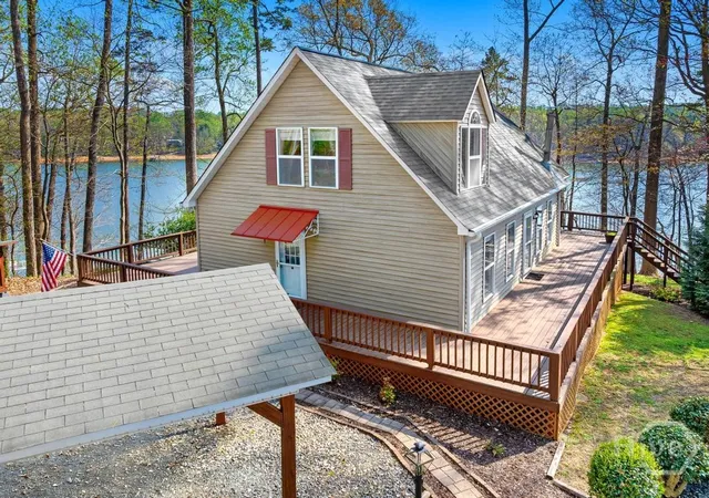 Homes for sale in Lavonia, GA | 997 Rue Fleur De Lis, Lavonia, GA 30553 | MLS# CL354069