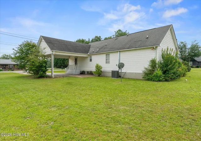 Homes for sale in Wrens, GA | 102 Trafalgar Dr, Wrens, GA 30833 | MLS# 100585809