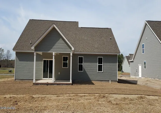 Photo 2 of Single family home for sale at 140 Cripple Crk Dr, Swansboro, NC 28584 | MLS# 100561894 | Listing updated on 2026-08-11