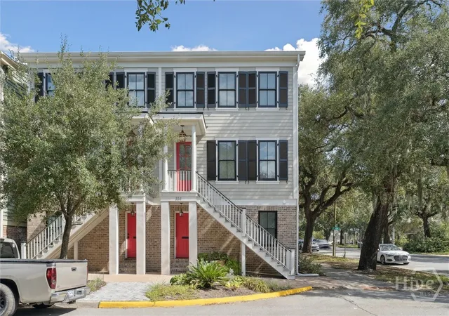 Homes for sale in Savannah, GA | 554 E Mcdonough, Savannah, GA 31401 | MLS# SA336570