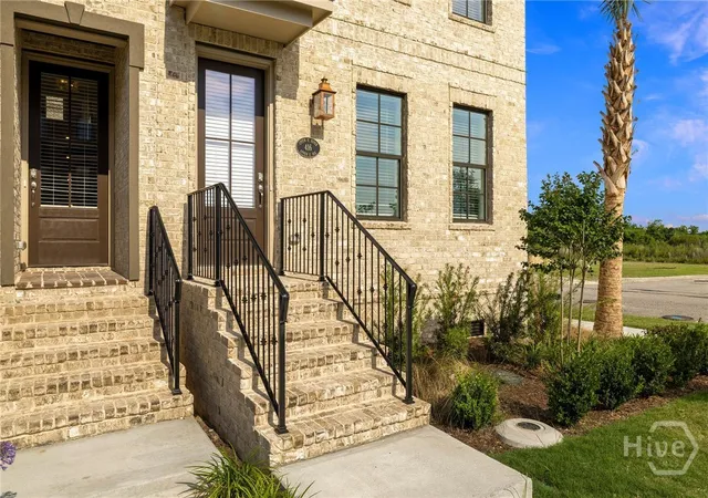 Photo 2 of Townhouse for sale at 416 Upper E Ave, Savannah, GA 31401 | MLS# SA336412 | Listing updated on 2026-09-01