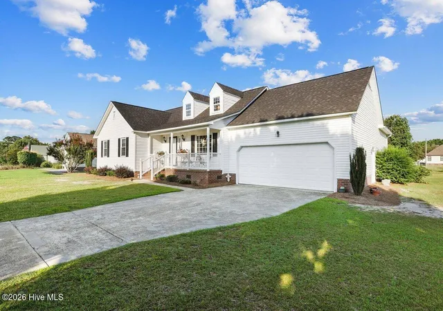 Photo 3 of Single family home for sale at 114 Trappers Run Dr, Goldsboro, NC 27530 | MLS# 100584886 | Listing updated on 2026-09-16