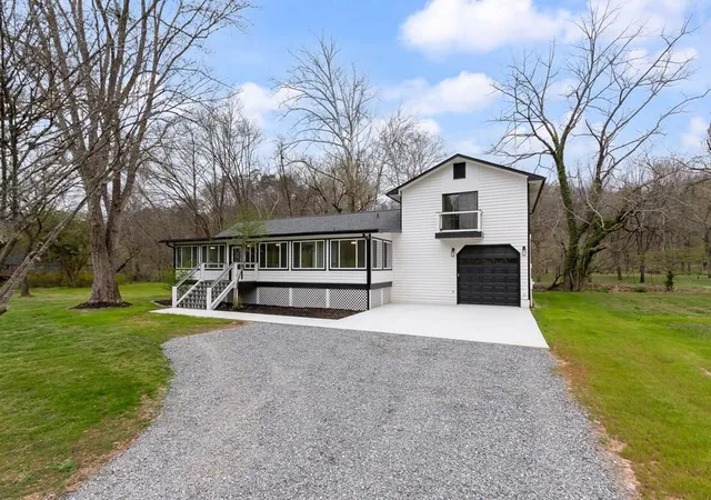 Photo 3 of Single family home for sale at 284 Smokeford Rd, Murphy, NC 28906 | MLS# 98544243 | Listing updated on 2026-08-31
