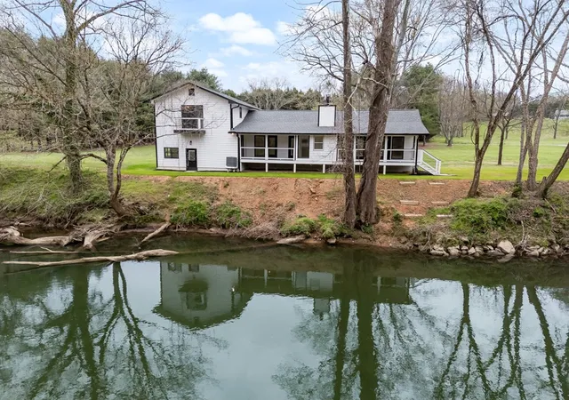 Photo 1 of Single family home for sale at 284 Smokeford Rd, Murphy, NC 28906 | MLS# 98544243 | Listing updated on 2026-08-31