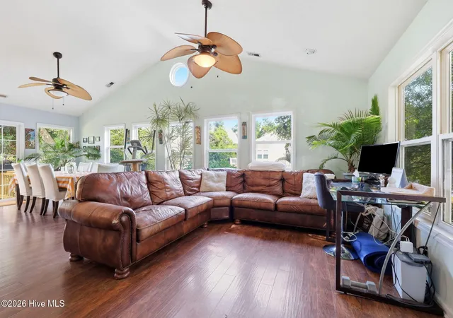 5th image of 404 Bogue Inlet Dr, Emerald Isle, NC 28594 | MLS# 100584790