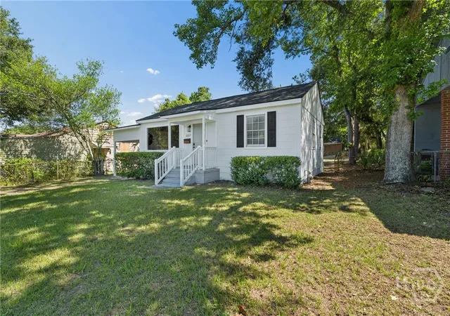 Homes for sale in Savannah, GA | 2217 Beech St, Savannah, GA 31404 | MLS# SA359622