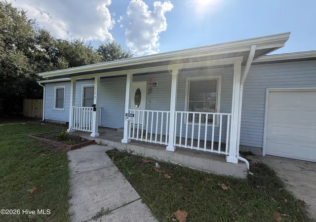 Photo 1 of Single family home for sale at 130 Freshwater Dr, Hubert, NC 28539 | MLS# 100594887 | Listing updated on 2026-08-08